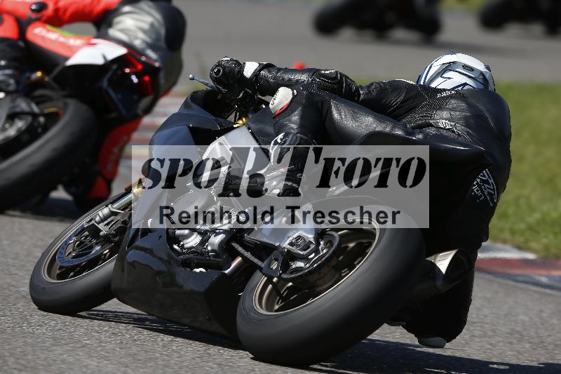 /Archiv-2024/29 12.06.2024 MOTO.CH Track Day ADR/Gruppe rot/39